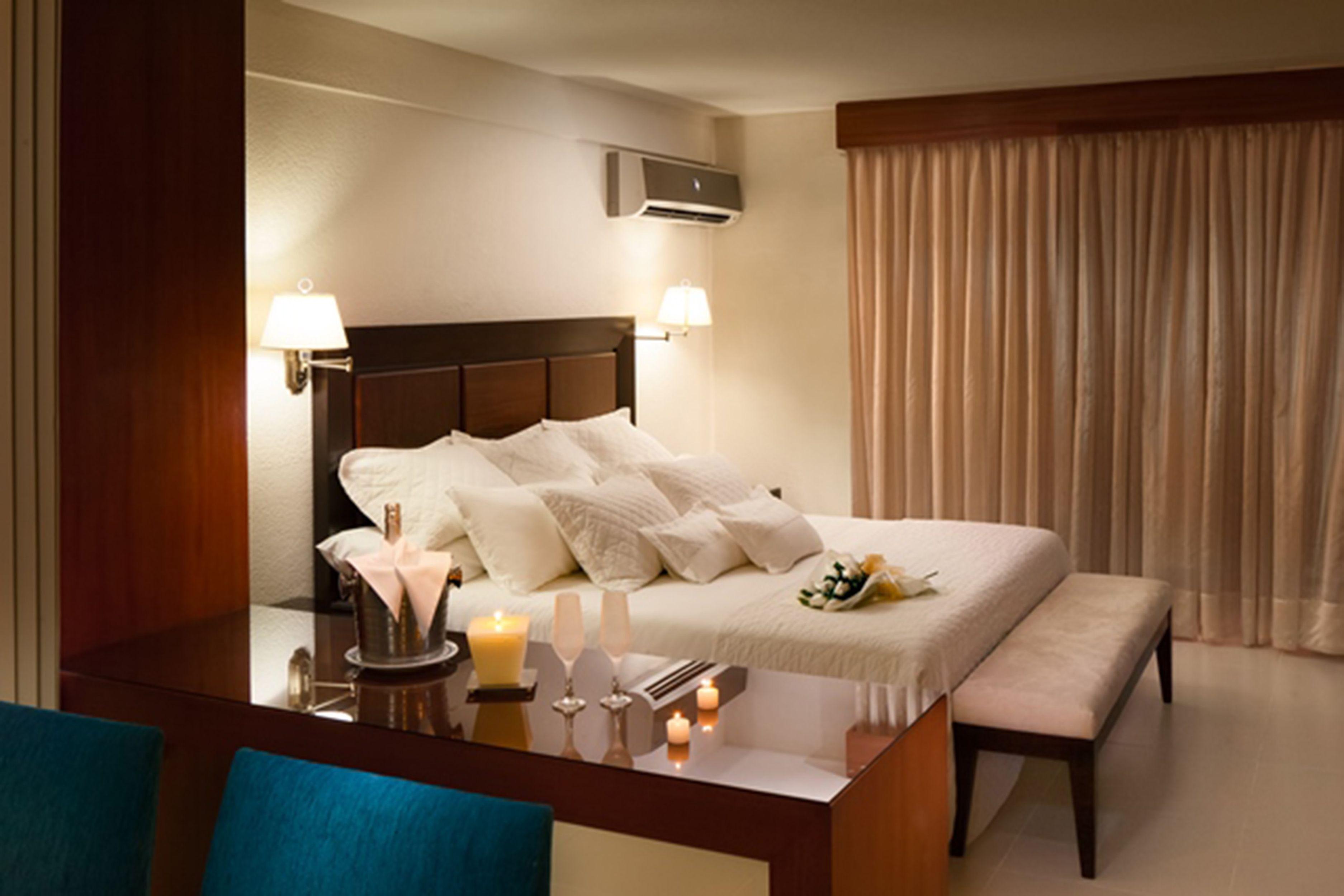 Hotel Cortez Санта-Крус-де-ла-Сьерра Экстерьер фото